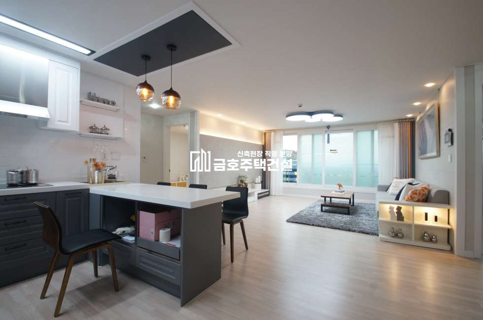 경기 부천원미구 원미동 4룸 끝판왕! 대형평수 넓은 방들 / 뭐하나 빠지는 곳 없는 좋은 집 입니다~!! 분양 매물번호 10470 사진 1