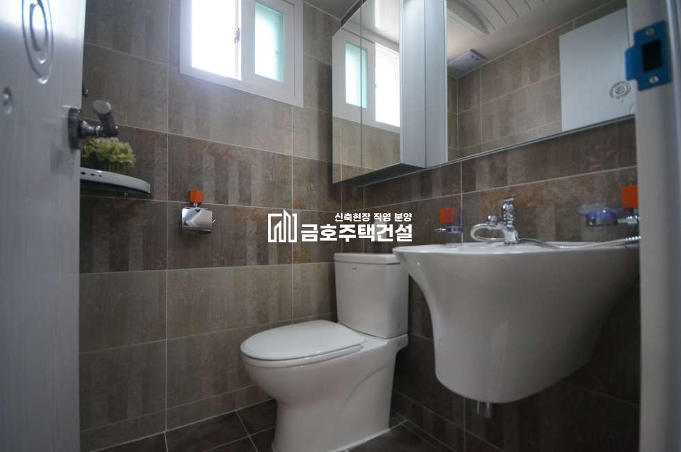 경기 부천원미구 심곡동 ♬ 넓은거실 3-4인가족♬ ● 초.중.고 초역세권 ● ◐ 244세대 14층건물◑ ㉿ 안방12자 중간방11자 ㉿ 분양 매물번호 10496 사진 10