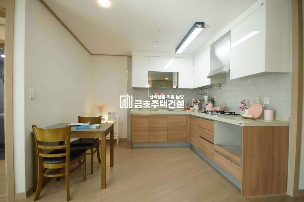 경기 부천원미구 춘의동 춘의동 금자탑 33평형 3룸 / 여성들 취향저격 / 탁트인 정남향 + 말끔한 몰딩마감 / 잔여2세대 분양 매물번호 10663 사진 6