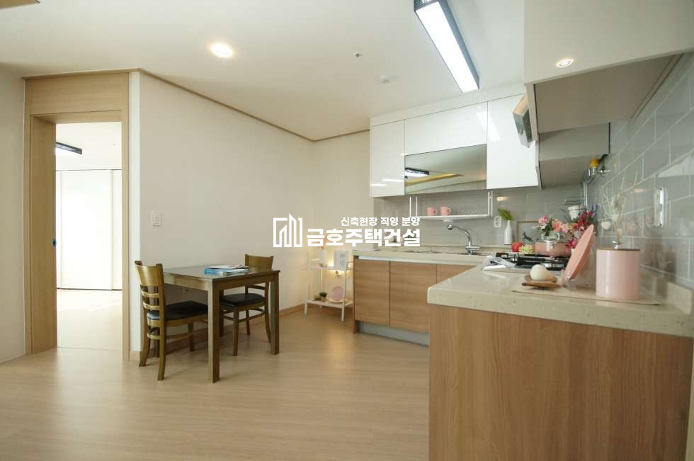 경기 부천원미구 춘의동 춘의동 금자탑 33평형 3룸 / 여성들 취향저격 / 탁트인 정남향 + 말끔한 몰딩마감 / 잔여2세대 분양 매물번호 10663 사진 7