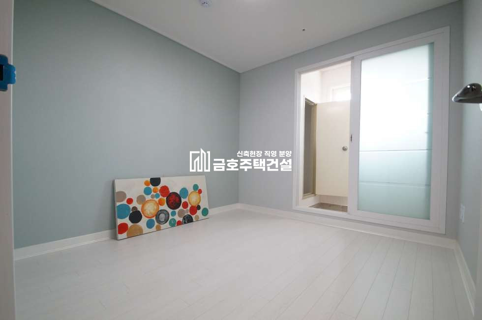 경기 부천오정구 원종동 거실에 테라스/ 오정초인근 / 종합재래시장 초근접 / 지하철 연계버스만 5가지이상!! 분양 매물번호 10817 사진 12