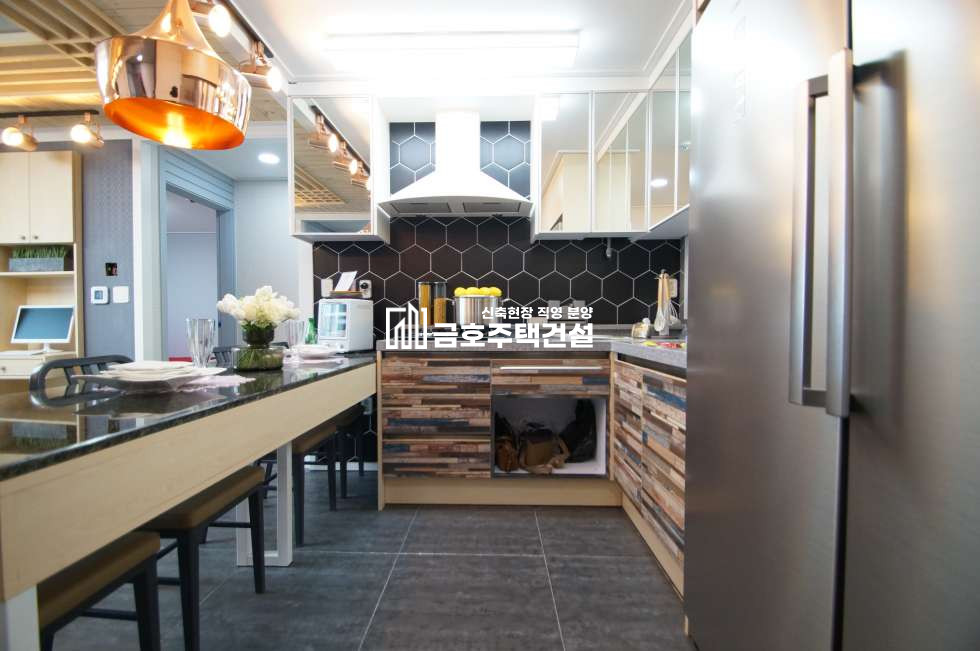 인천 서해구 석남동 석남동 가장 인기현장 / 방3 욕실2 넓은거실 / 7호선역 초역세권 / 낮은실입주금 특별승인 분양 매물번호 10023 사진 10