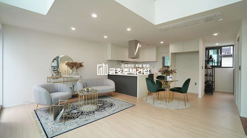 경기 광주시 오포읍 신현리 큐비코 타운하우스 / 16개동 54세대 수직구조형 / 실내면적 43평 & 개별 마당과 테라스 분양 매물번호 11123 사진 5
