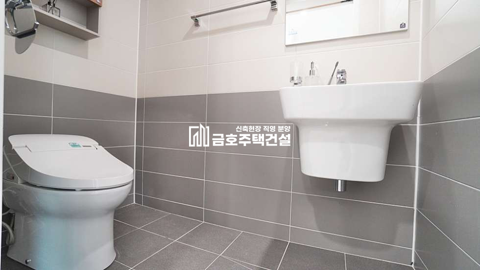 경기 광주시 오포읍 신현리 큐비코 타운하우스 / 16개동 54세대 수직구조형 / 실내면적 43평 & 개별 마당과 테라스 분양 매물번호 11123 사진 9