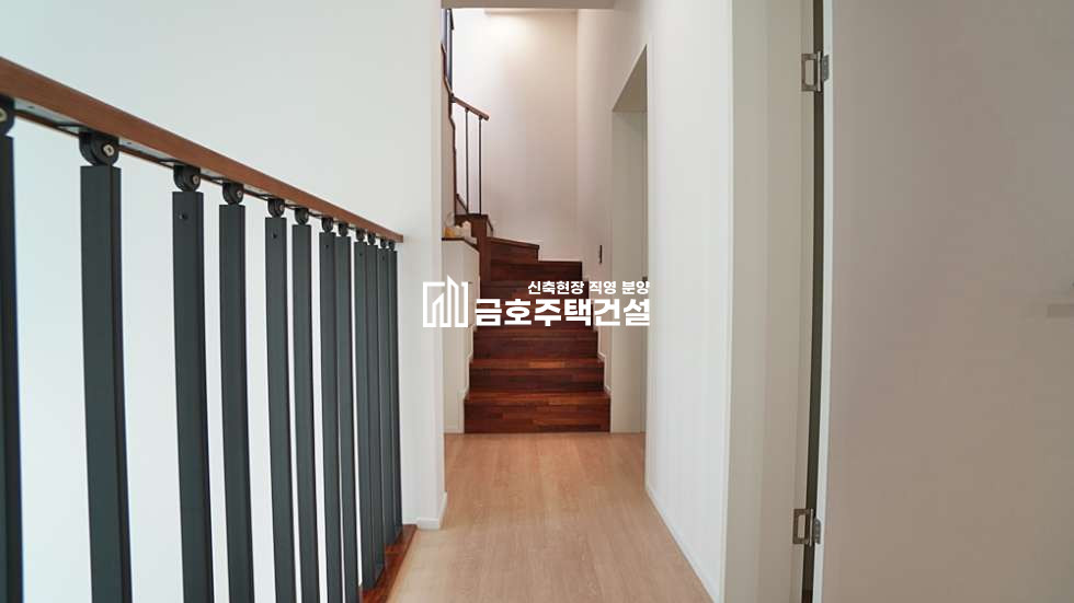 경기 광주시 오포읍 신현리 큐비코 타운하우스 / 16개동 54세대 수직구조형 / 실내면적 43평 & 개별 마당과 테라스 분양 매물번호 11123 사진 14