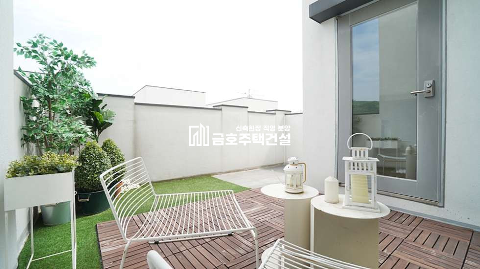 경기 광주시 오포읍 신현리 큐비코 타운하우스 / 16개동 54세대 수직구조형 / 실내면적 43평 & 개별 마당과 테라스 분양 매물번호 11123 사진 19