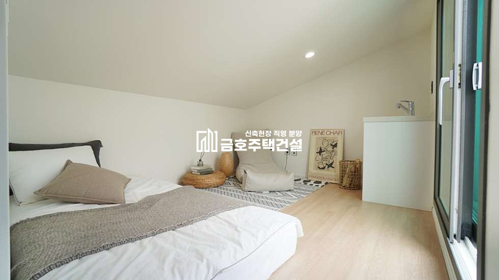 경기 광주시 오포읍 신현리 큐비코 타운하우스 / 16개동 54세대 수직구조형 / 실내면적 43평 & 개별 마당과 테라스 분양 매물번호 11123 사진 24