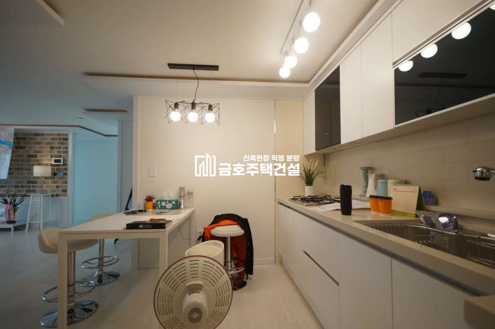 인천 부평구 부평동 부평동 금싸라기 대형 4룸 !! 범접할수 없는 아우라 !! 분양 매물번호 10250 사진 8