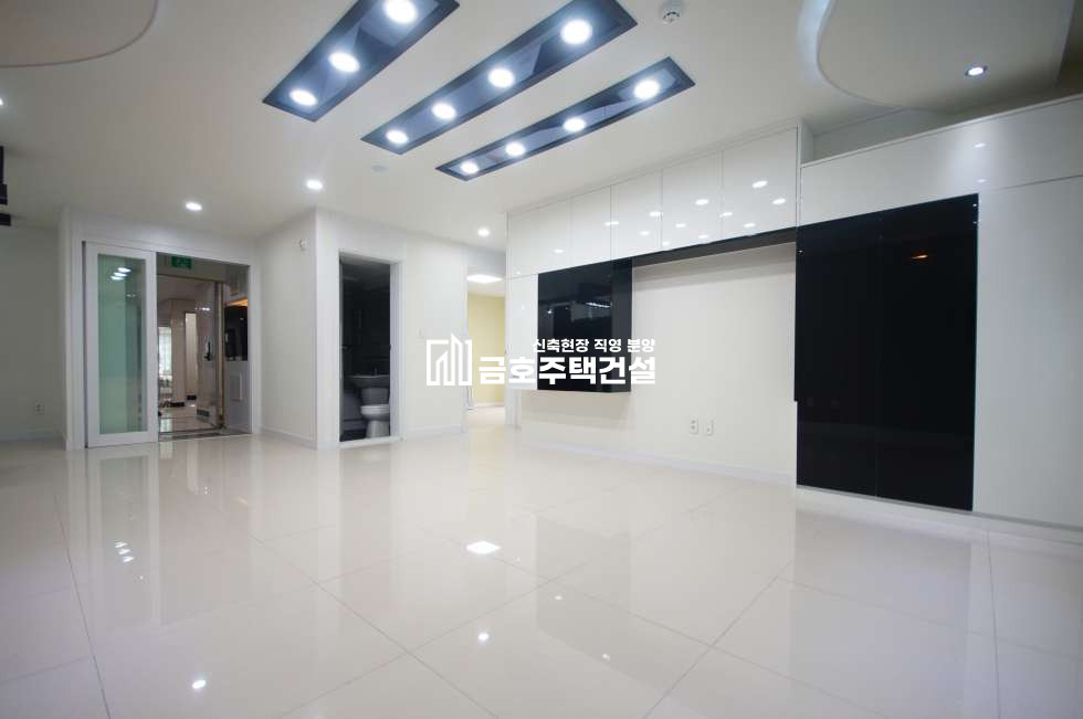 인천 미추홀구 학익동 화이트톤 고급인테리어 / 1.입지조건최고/위치최고 2.대로변/마감5세대 남은상황 분양 매물번호 10097 사진 3