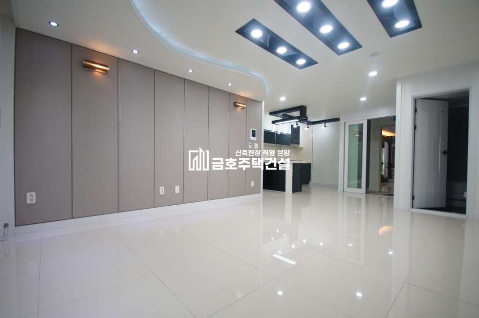 인천 미추홀구 학익동 화이트톤 고급인테리어 / 1.입지조건최고/위치최고 2.대로변/마감5세대 남은상황 분양 매물번호 10097 사진 4
