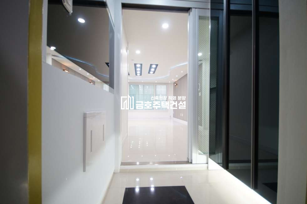 인천 미추홀구 학익동 화이트톤 고급인테리어 / 1.입지조건최고/위치최고 2.대로변/마감5세대 남은상황 분양 매물번호 10097 사진 14