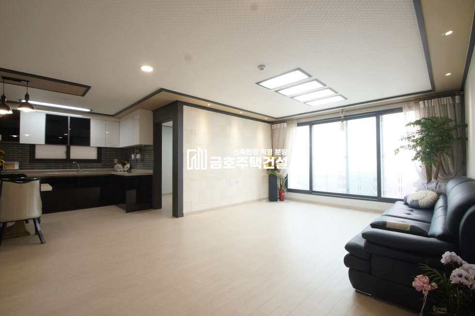 인천 미추홀구 주안동 대형평수 3룸 / 주안동 버스정류장 코앞! 역세권 한걸음! 지하철 1호선&인천2호선 황금라인!! 사방이트인 정남향집! 분양 매물번호 10581 사진 1