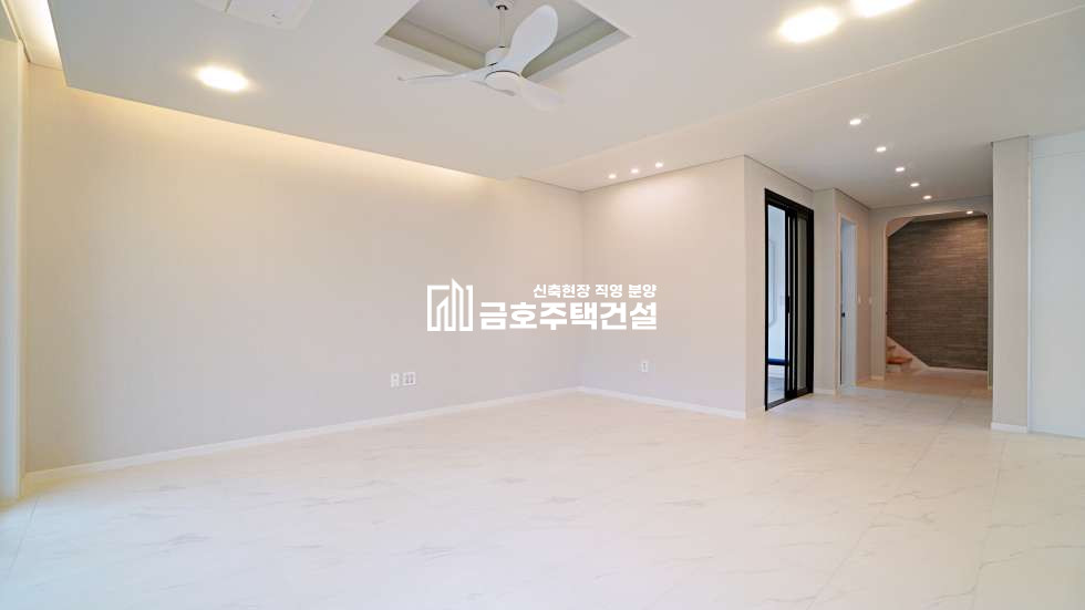 경기 광주시 오포읍 단독 전원주택 아르떼 하임 // 단독 전원주택 // 대지 77평 // 잔디마당 /벙커주차장 분양 매물번호 11165 사진 6