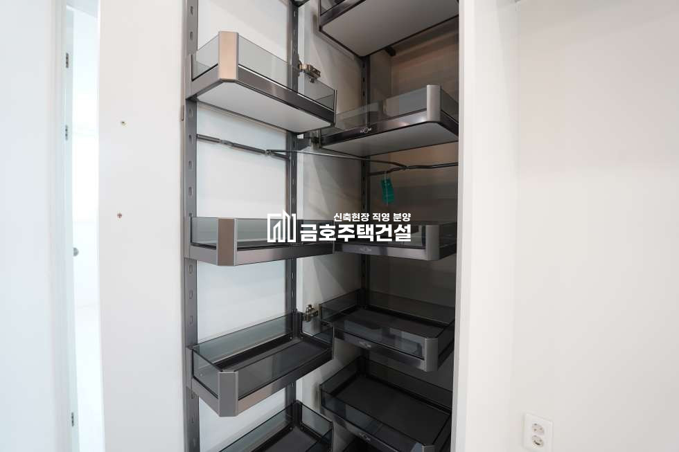경기 파주시 야당동 비아루체5차 / 드레스룸-펜트리 풀옵션 분양 매물번호 11400 사진 32
